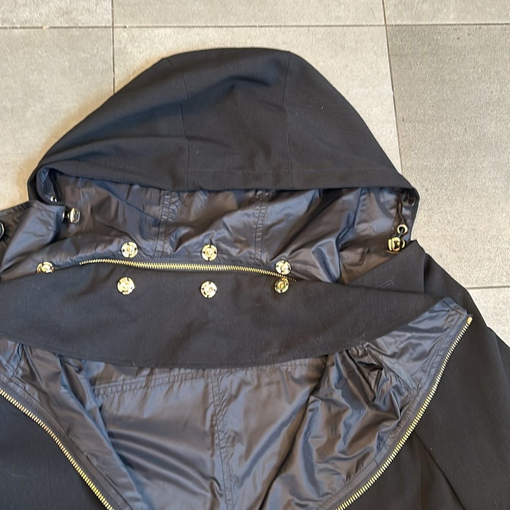 Calvin Klein Woman’s Lightweight, Water Resistant Coat - Picture 4 of 13